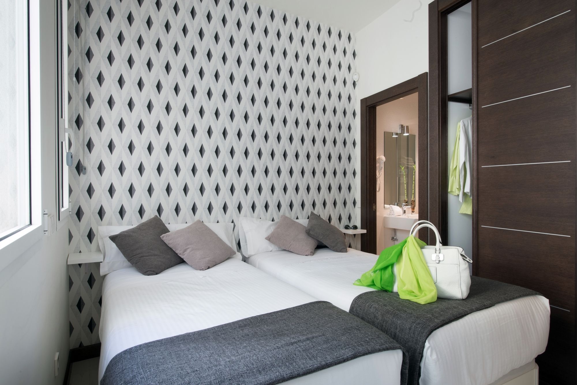 Roisa Suites Madrid Eksteriør bilde